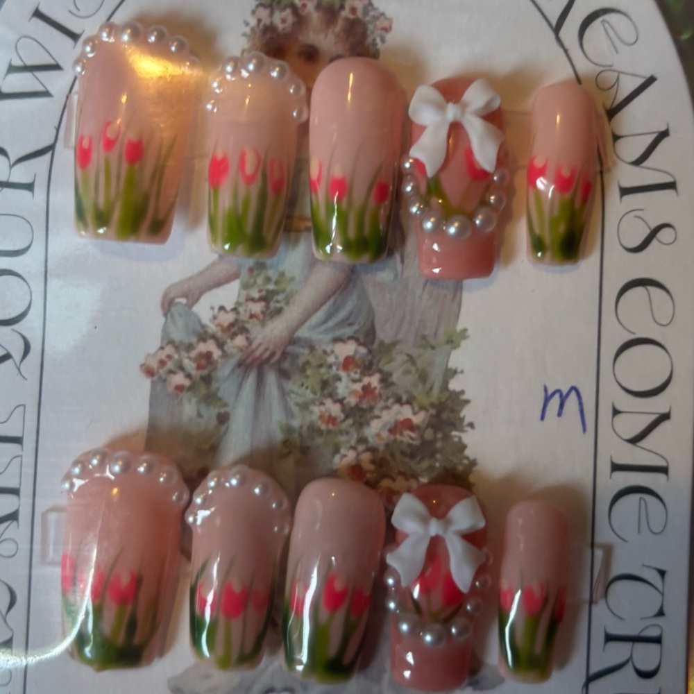 Bundle of five hand made press on nail